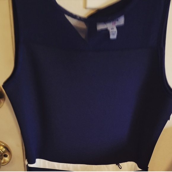 Dress - Picture 3 of 4